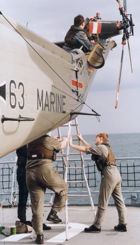 Heckgetriebe-Reparatur auf dem Flugdeck
